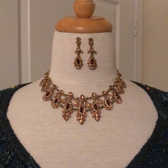 Austrian Crystal Necklace Set - Picture 3 of 5